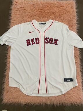 Nike White MLB Engineered Jersey Patch Top